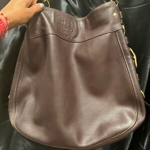 Vintage Authentic coach bucket bag. No worn edges. Rich brown color.